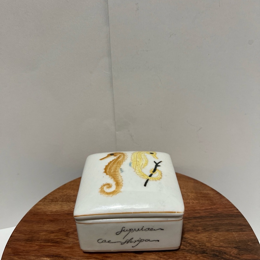 Homart Seahorse Decorative White and Gold Ceramic Trinket Box